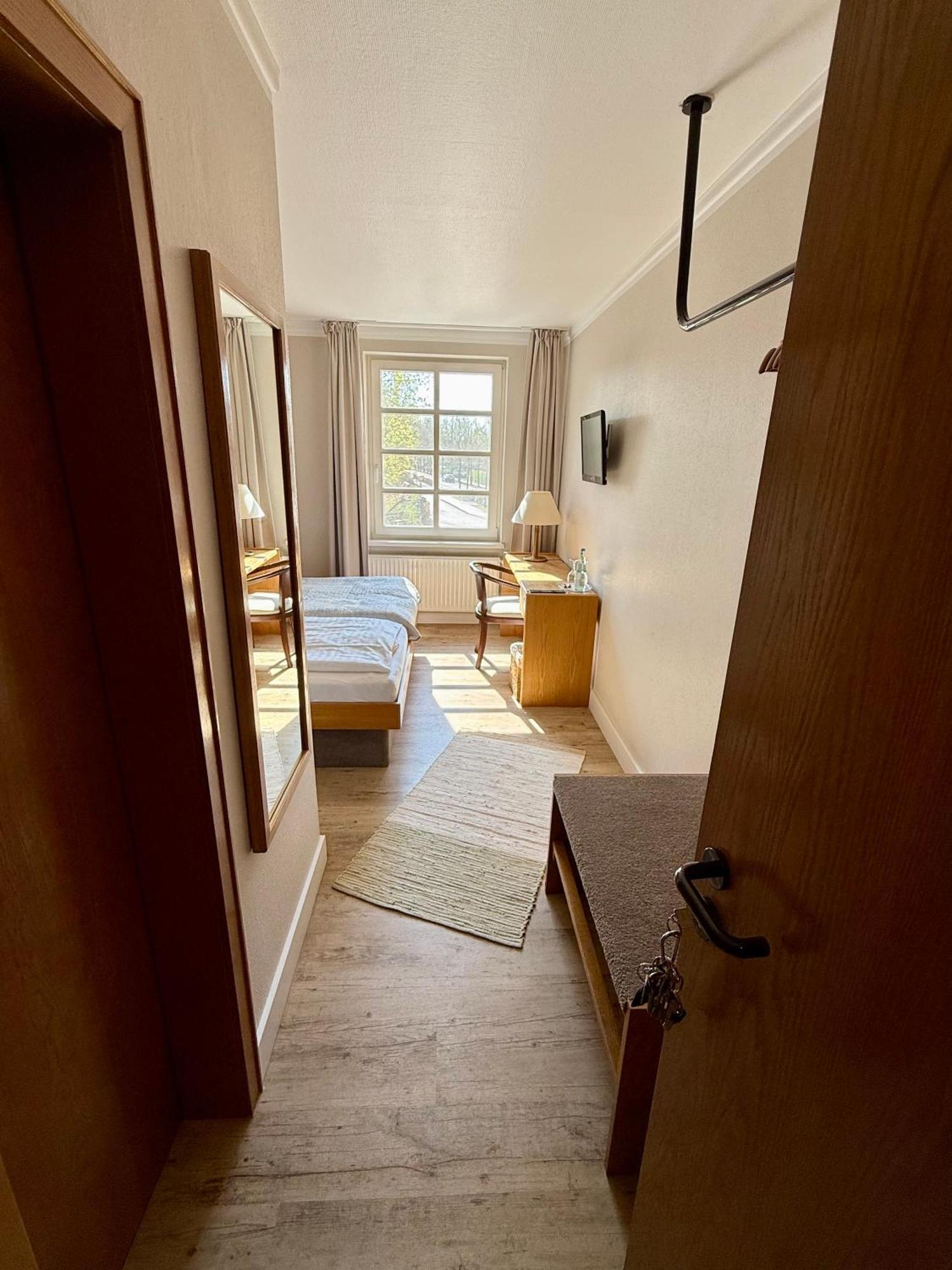 Block Hotel 3*
